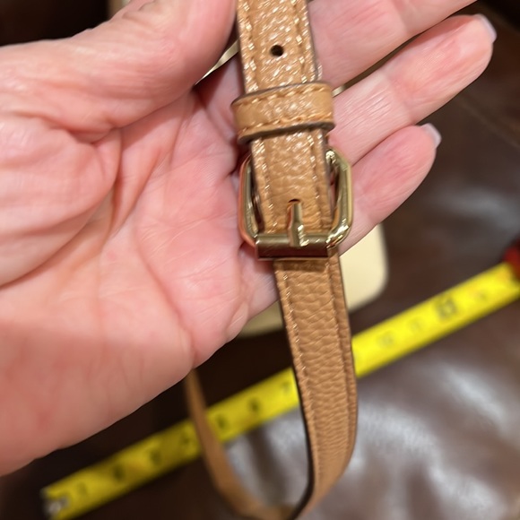Anne Klein creamy buff color with beautiful saddle color straps. - Picture 17 of 17